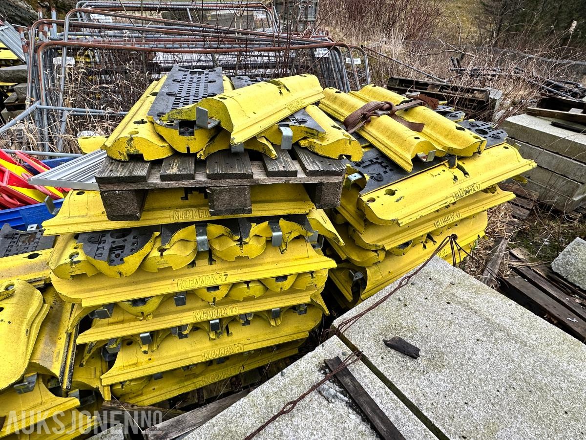 KLEMMFIX 17 Veiskiller og ledeskilt – ca. 4,5 pall – selges samlet