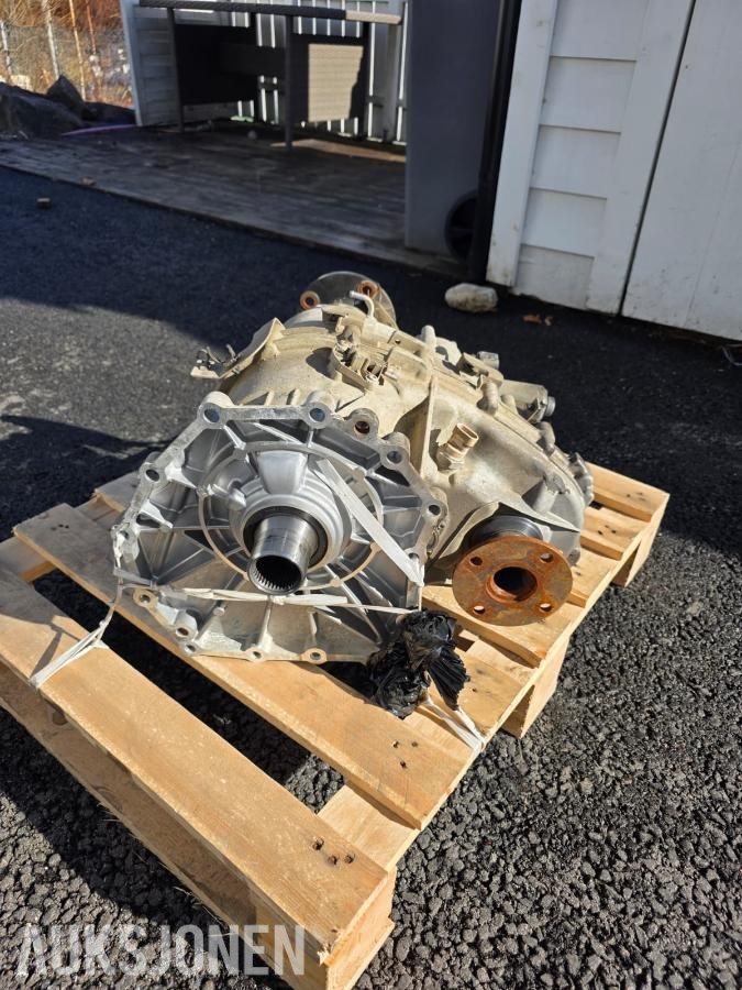 2011 Nissan Fordelingskasse Navara/ Pathfinder part nr: 33100 1LA0A