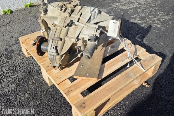 2011 Nissan Fordelingskasse Navara/ Pathfinder part nr: 33100 1LA0A