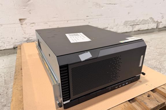 Supermicro AS-5014A-TT arbeidsstasjon med AMD Ryzen Threadripper og GeForce RTX 4090
