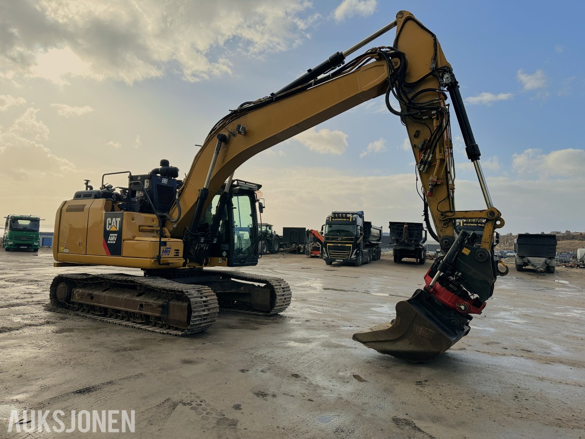 2017 Cat 320FL gravemaskin, GPS, Rototilt R8, boretårn, 2 skuffer