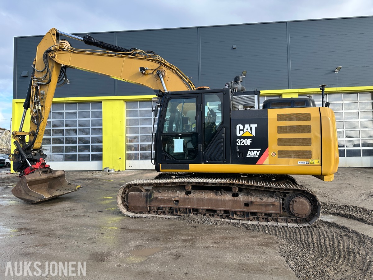 2017 Cat 320FL gravemaskin, GPS, Rototilt R8, boretårn, 2 skuffer