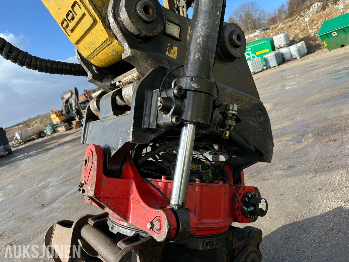 2017 Cat 320FL gravemaskin, GPS, Rototilt R8, boretårn, 2 skuffer