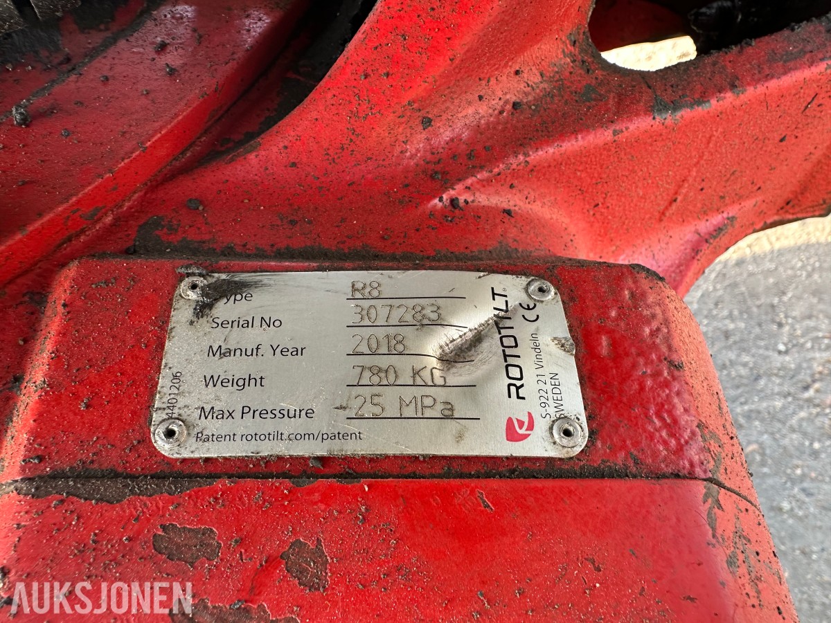 2017 Cat 320FL gravemaskin, GPS, Rototilt R8, boretårn, 2 skuffer