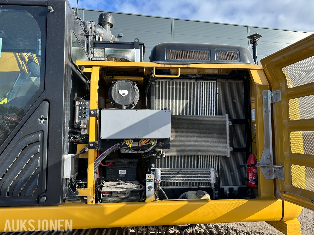 2017 Cat 320FL gravemaskin, GPS, Rototilt R8, boretårn, 2 skuffer