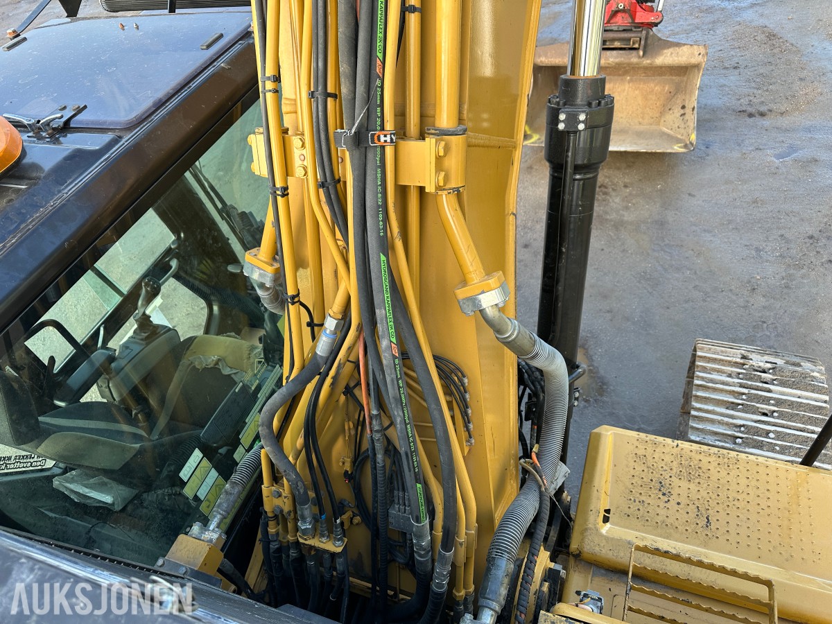 2017 Cat 320FL gravemaskin, GPS, Rototilt R8, boretårn, 2 skuffer