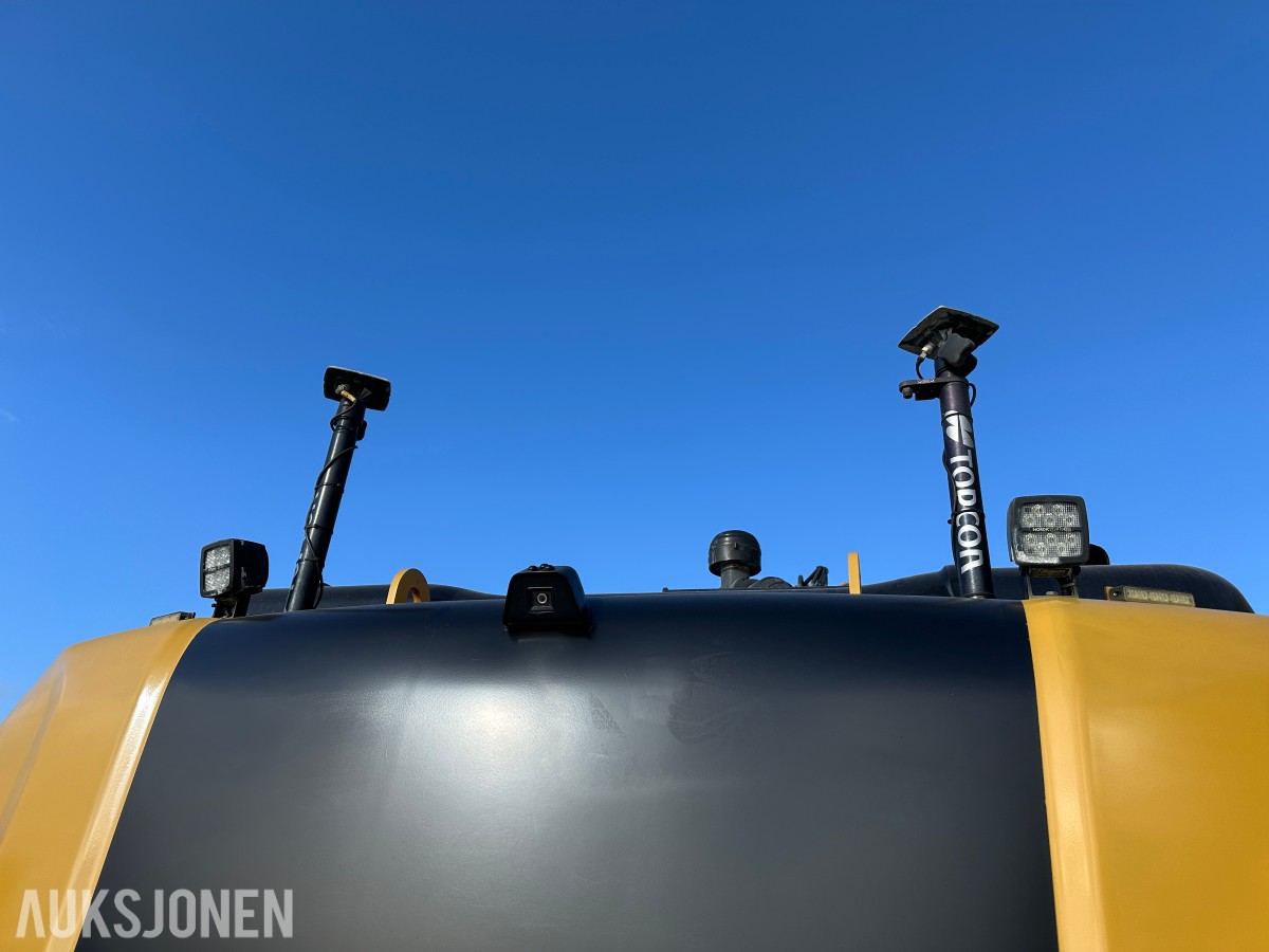 2017 Cat 320FL gravemaskin, GPS, Rototilt R8, boretårn, 2 skuffer