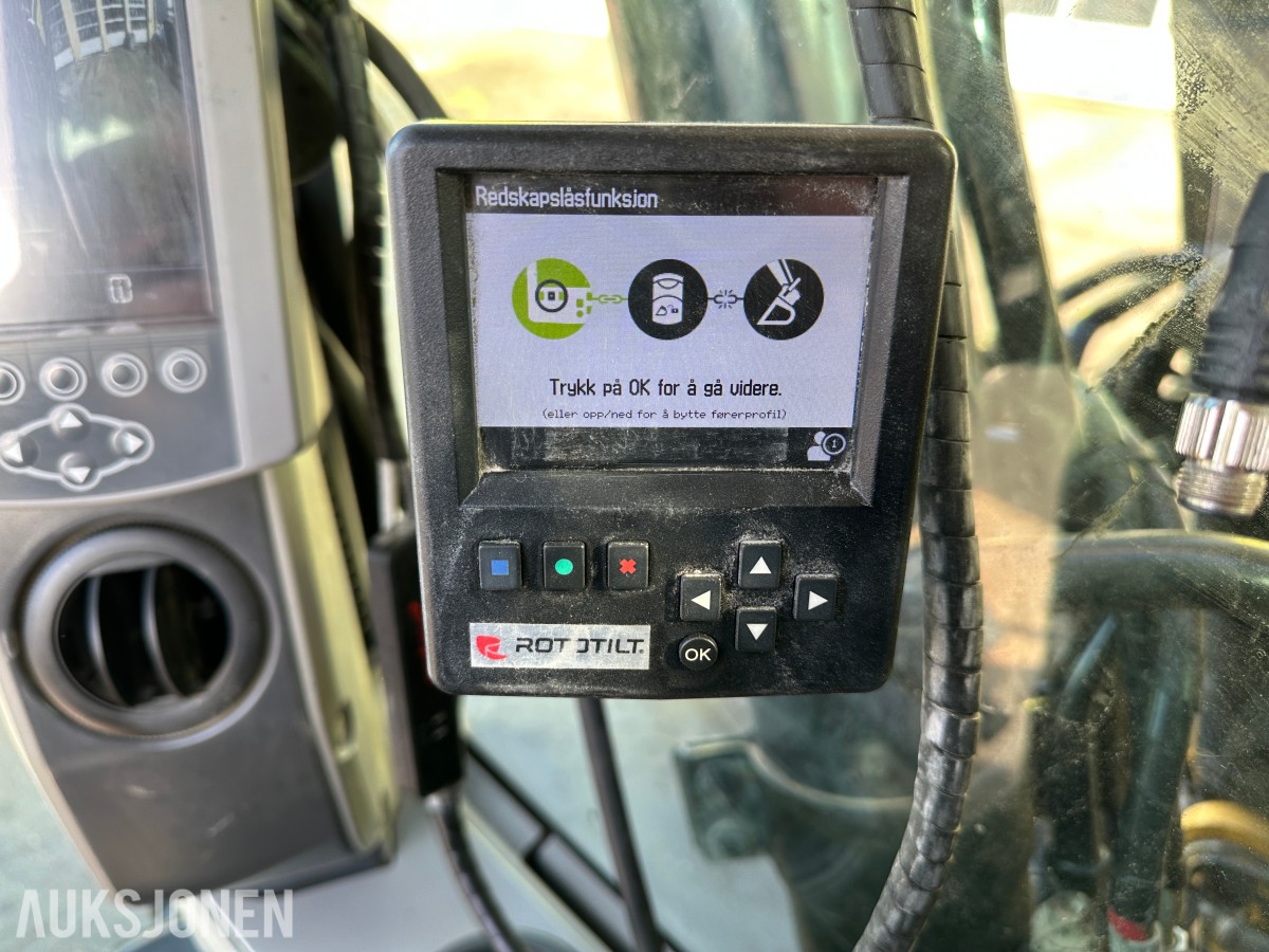 2017 Cat 320FL gravemaskin, GPS, Rototilt R8, boretårn, 2 skuffer