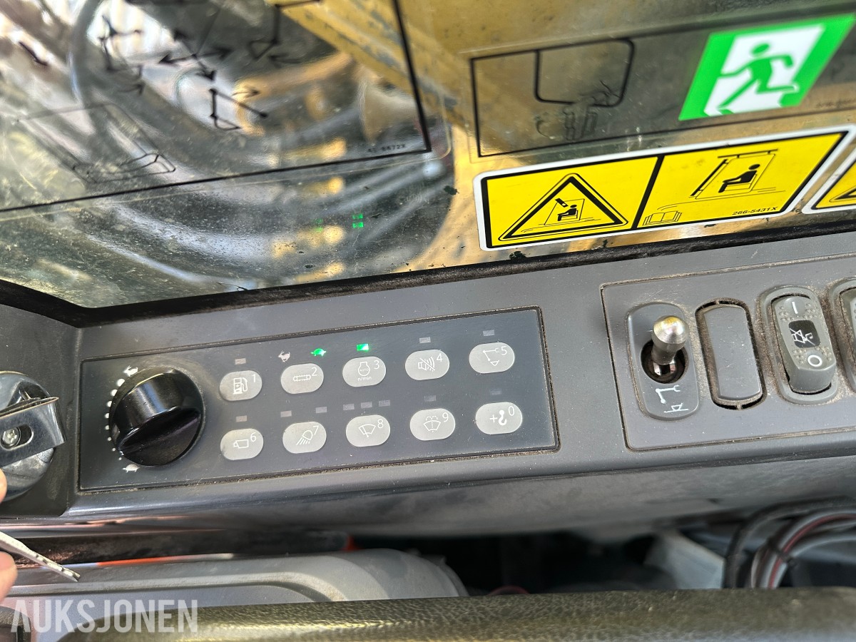 2017 Cat 320FL gravemaskin, GPS, Rototilt R8, boretårn, 2 skuffer