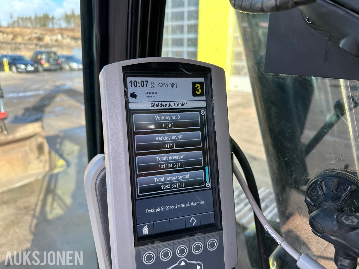 2017 Cat 320FL gravemaskin, GPS, Rototilt R8, boretårn, 2 skuffer