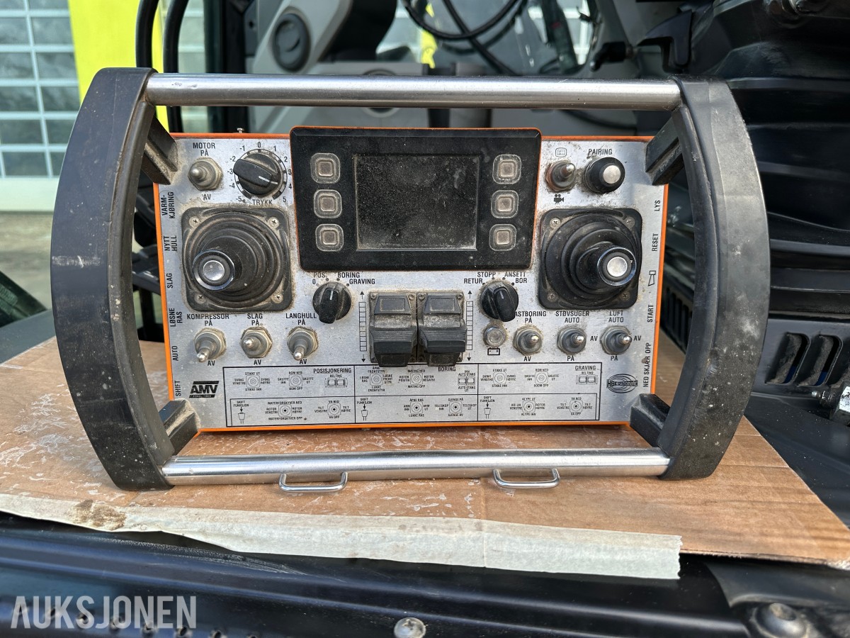 2017 Cat 320FL gravemaskin, GPS, Rototilt R8, boretårn, 2 skuffer
