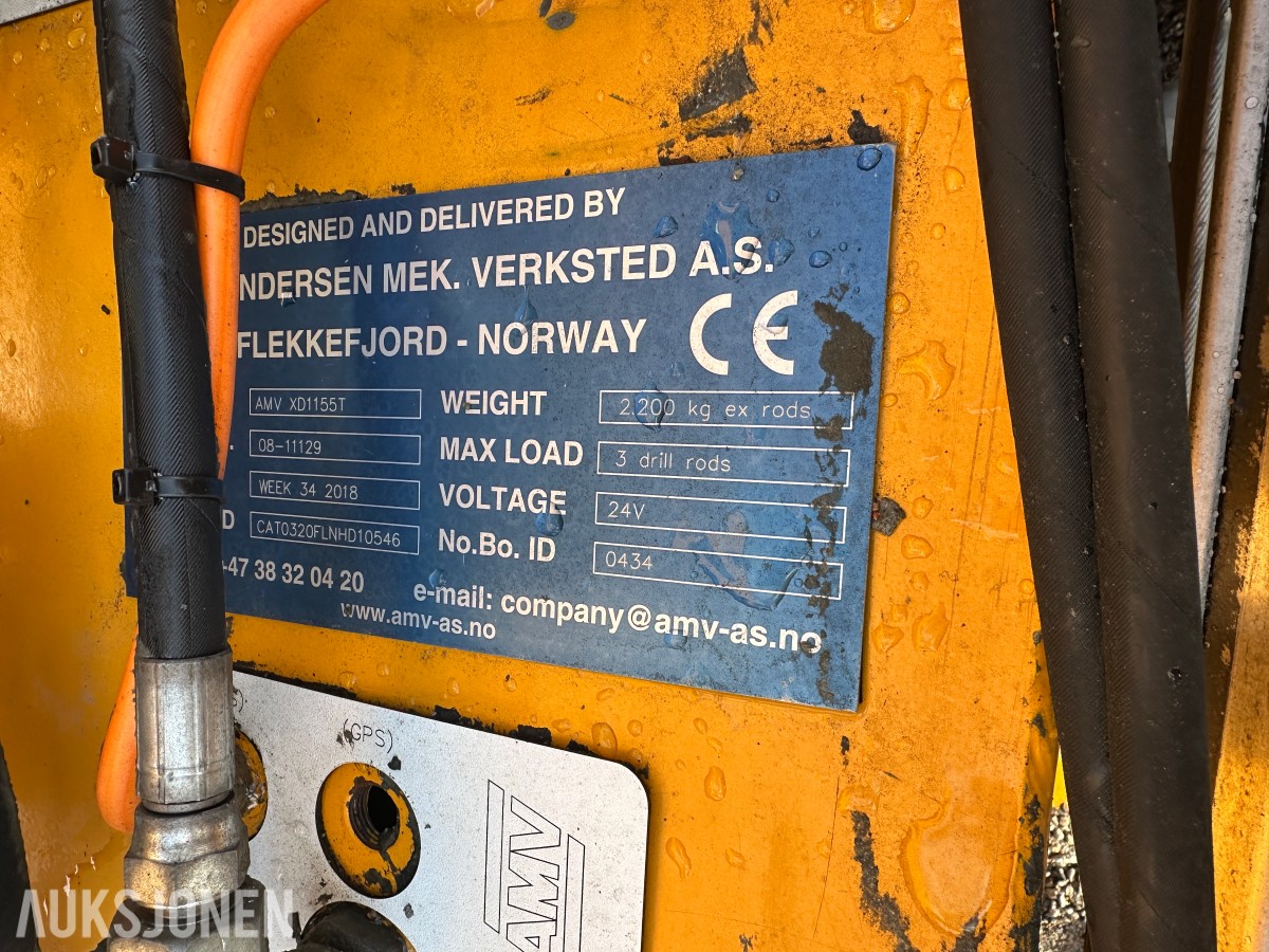 2017 Cat 320FL gravemaskin, GPS, Rototilt R8, boretårn, 2 skuffer