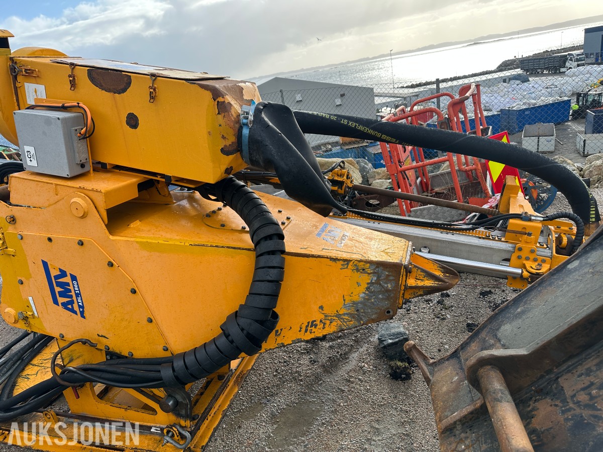 2017 Cat 320FL gravemaskin, GPS, Rototilt R8, boretårn, 2 skuffer