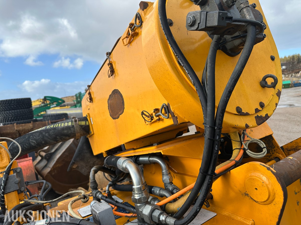 2017 Cat 320FL gravemaskin, GPS, Rototilt R8, boretårn, 2 skuffer