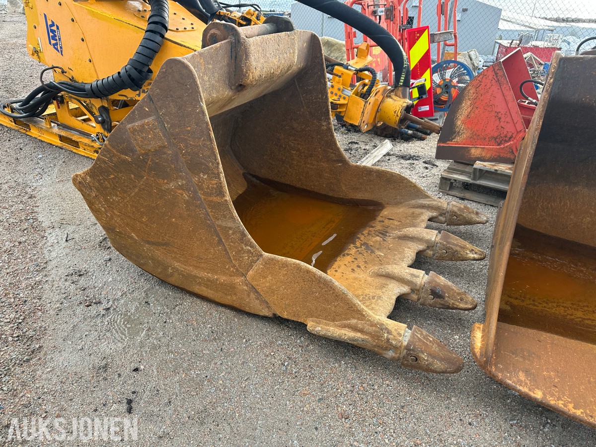 2017 Cat 320FL gravemaskin, GPS, Rototilt R8, boretårn, 2 skuffer
