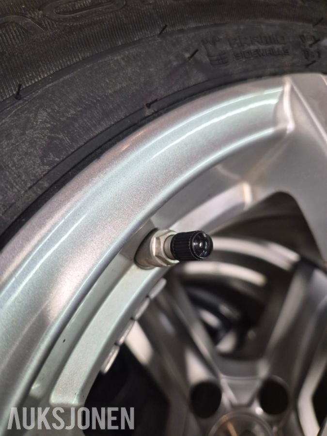 2023 Vinterhjul NISSAN NV200 / E-NV200 185/65r15C Nokian Hakka CR4