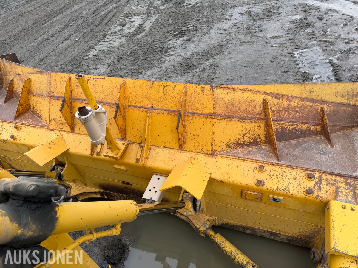 2015 Komatsu D65PX-18 Bulldozer
