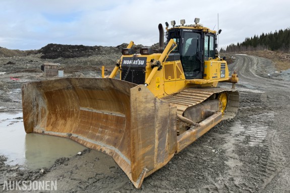 2015 Komatsu D65PX-18 Bulldozer
