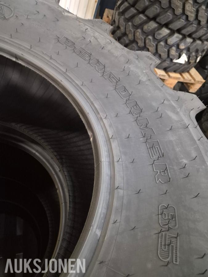 2 STK. 420/85r24 TRAKTORDEKK Firestone Performer 85