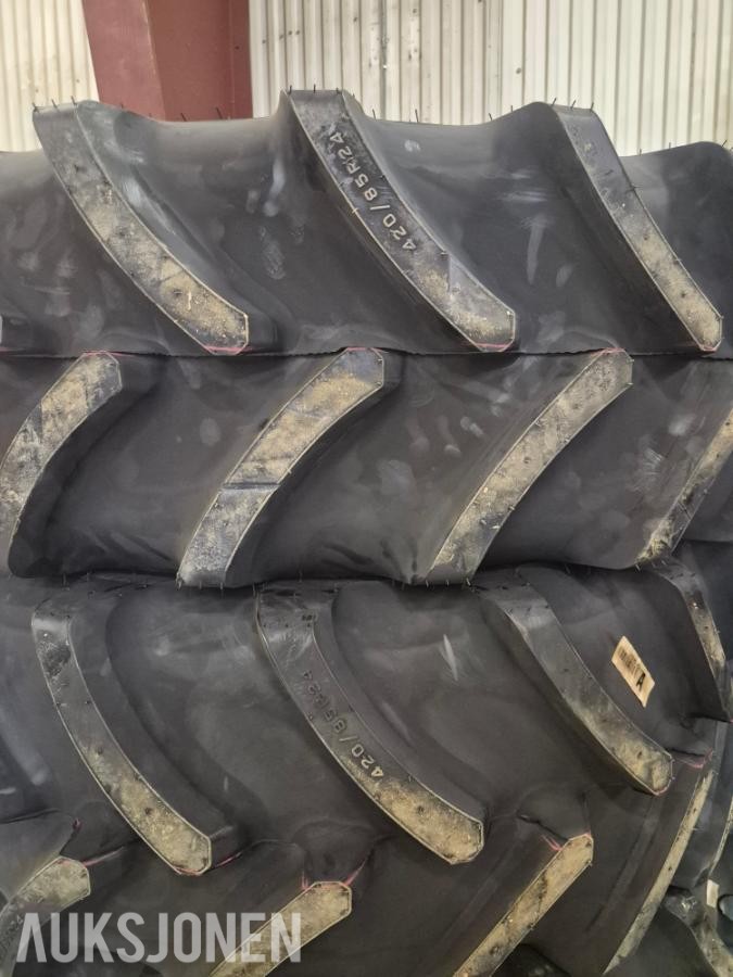 2 STK. 420/85r24 TRAKTORDEKK Firestone Performer 85