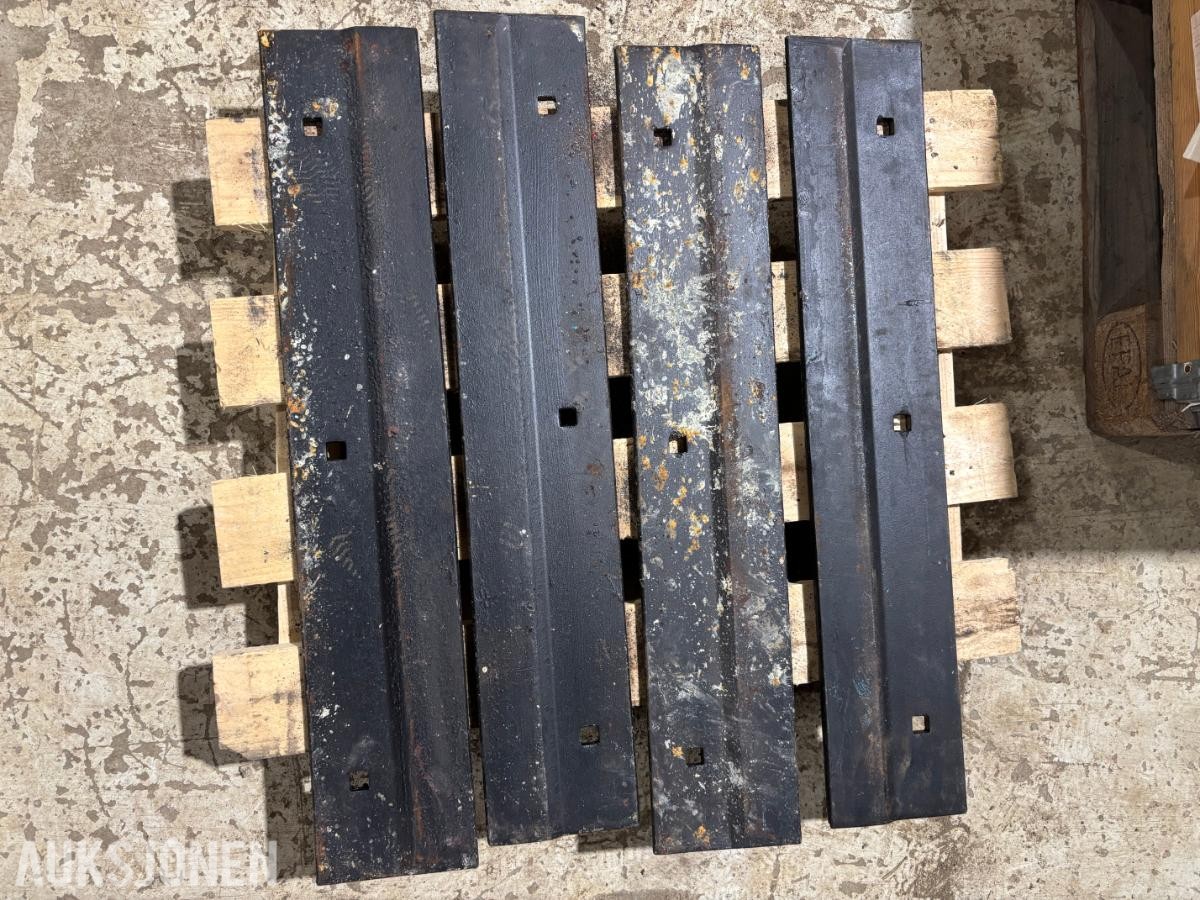 4 lengder ubrukt slitestål 19x150x792 mm