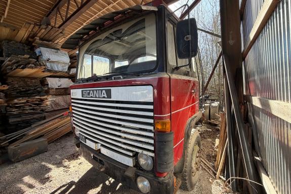 1980 Scania LBS111 med Epsilon tømmerkran og krokløft - Tømmerpåbygg - totalvekt 24 000 kg - 112 155 km