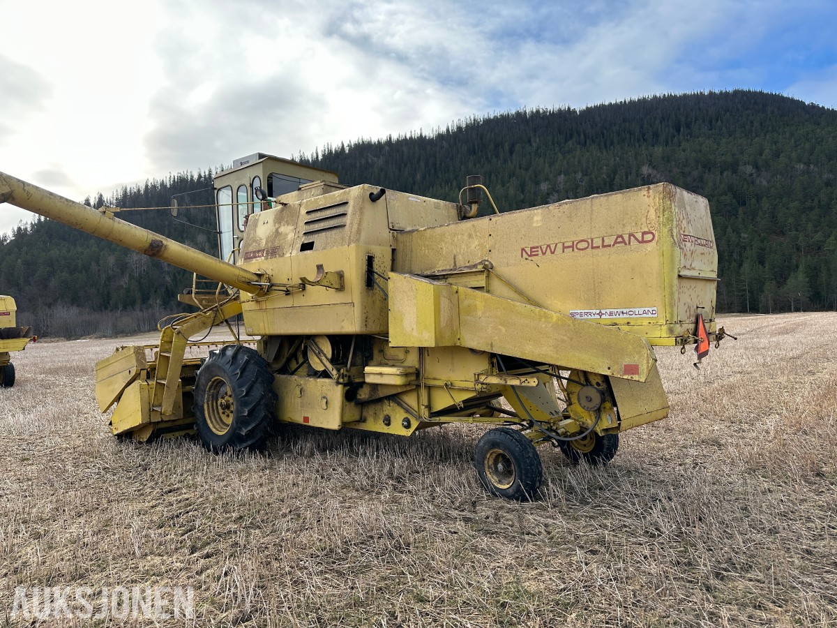 1979 New Holland Clayson 1530 Skurtresker – 11 fot skjærebord / halmkutter