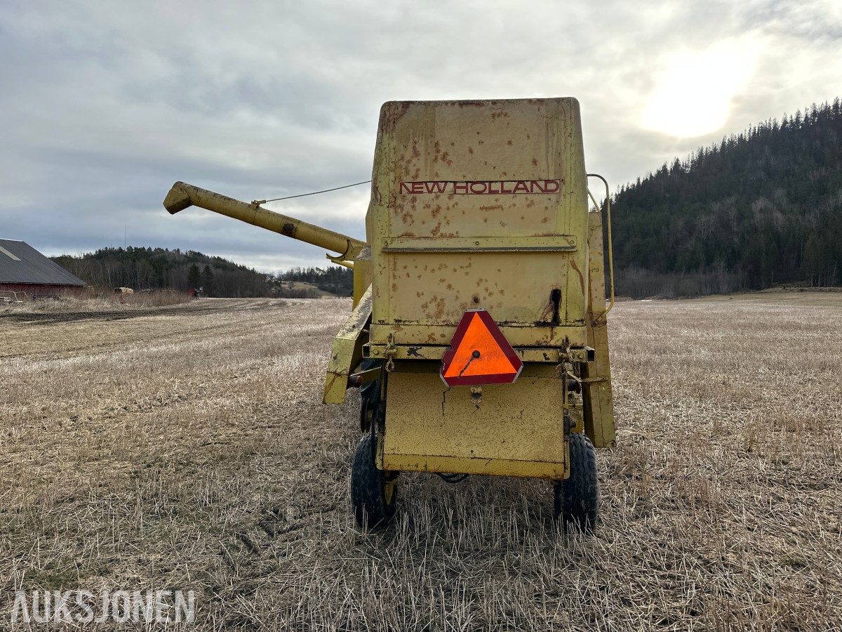 1979 New Holland Clayson 1530 Skurtresker – 11 fot skjærebord / halmkutter