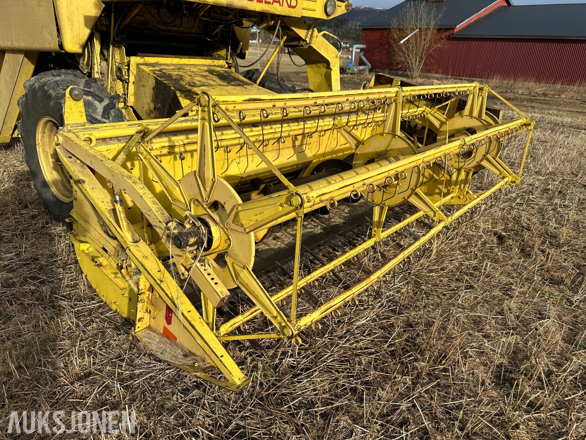 1979 New Holland Clayson 1530 Skurtresker – 11 fot skjærebord / halmkutter