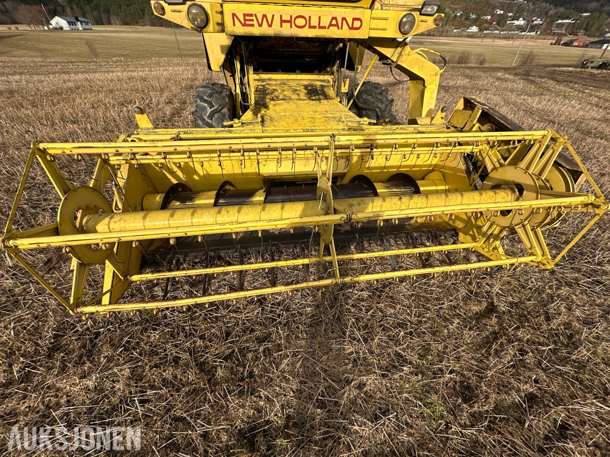 1979 New Holland Clayson 1530 Skurtresker – 11 fot skjærebord / halmkutter