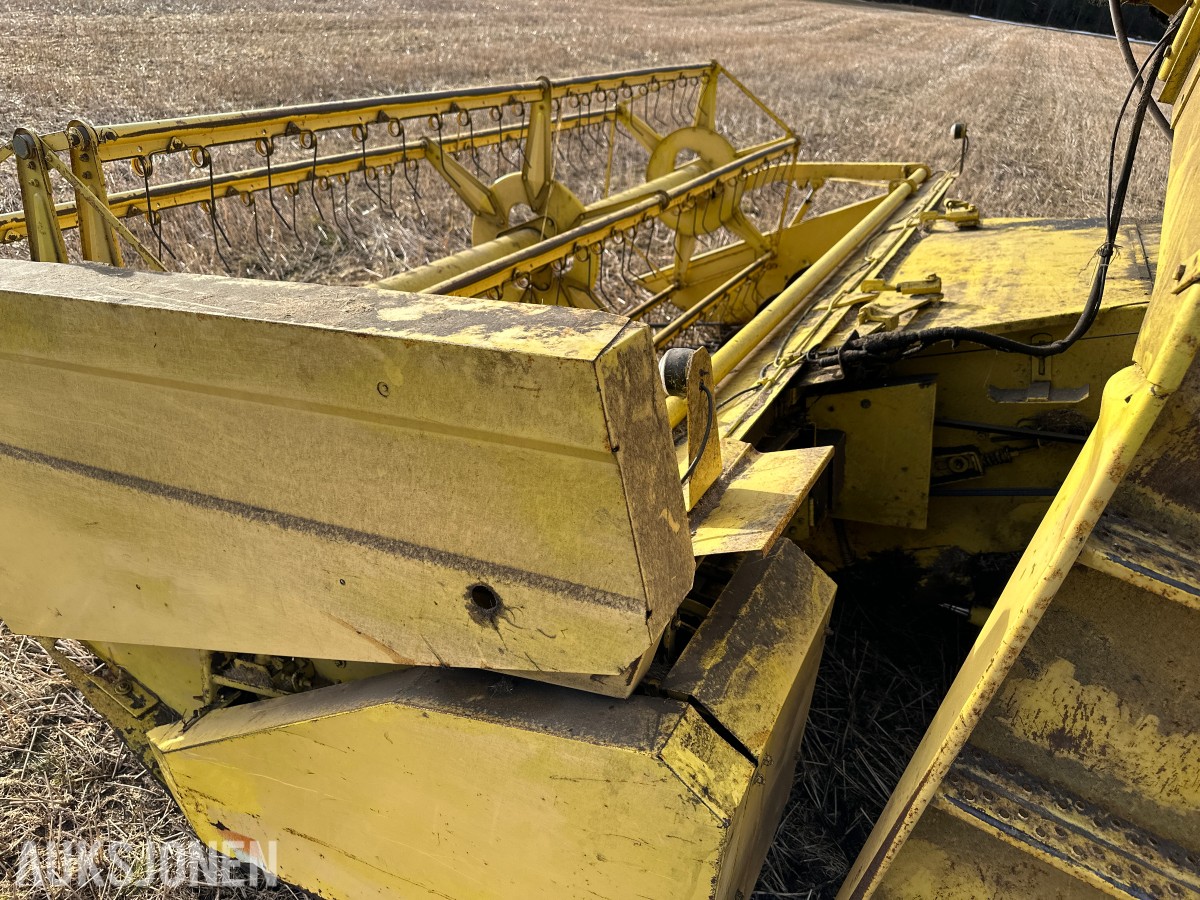 1979 New Holland Clayson 1530 Skurtresker – 11 fot skjærebord / halmkutter