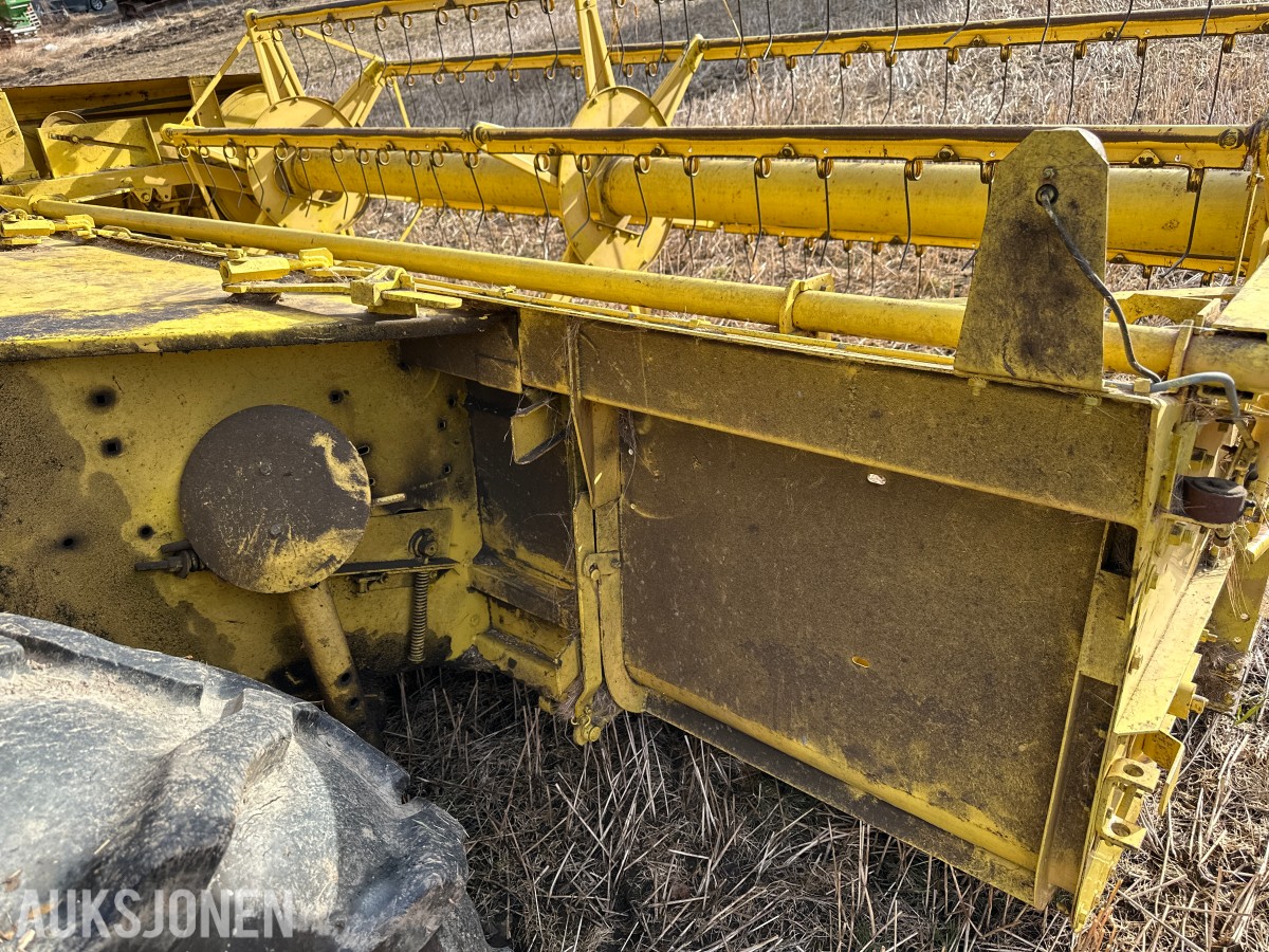 1979 New Holland Clayson 1530 Skurtresker – 11 fot skjærebord / halmkutter