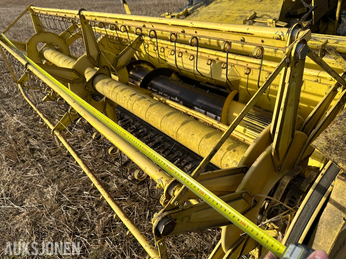 1979 New Holland Clayson 1530 Skurtresker – 11 fot skjærebord / halmkutter