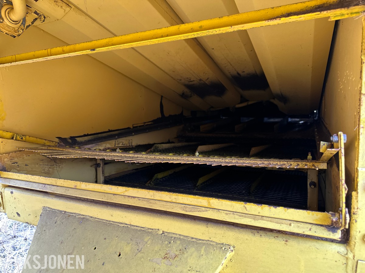 1979 New Holland Clayson 1530 Skurtresker – 11 fot skjærebord / halmkutter