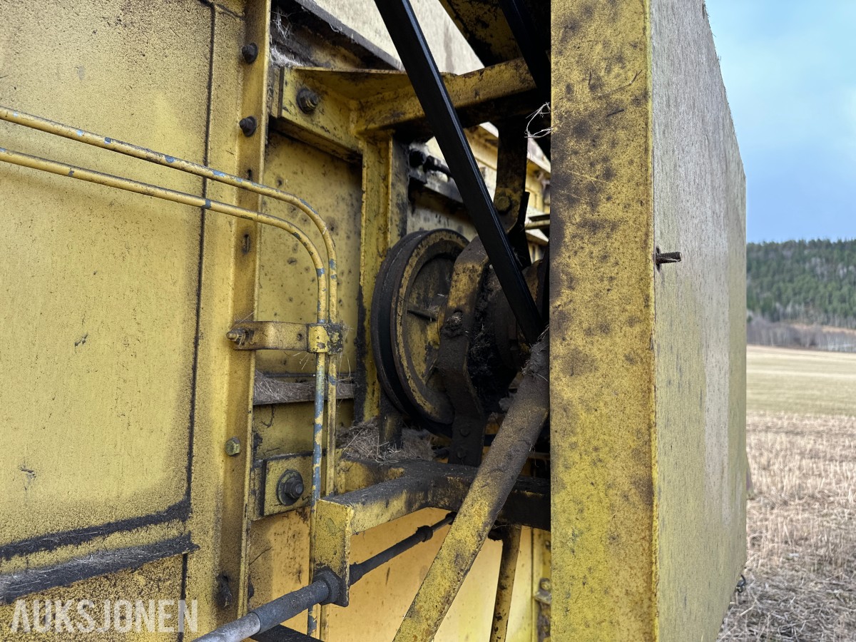 1979 New Holland Clayson 1530 Skurtresker – 11 fot skjærebord / halmkutter