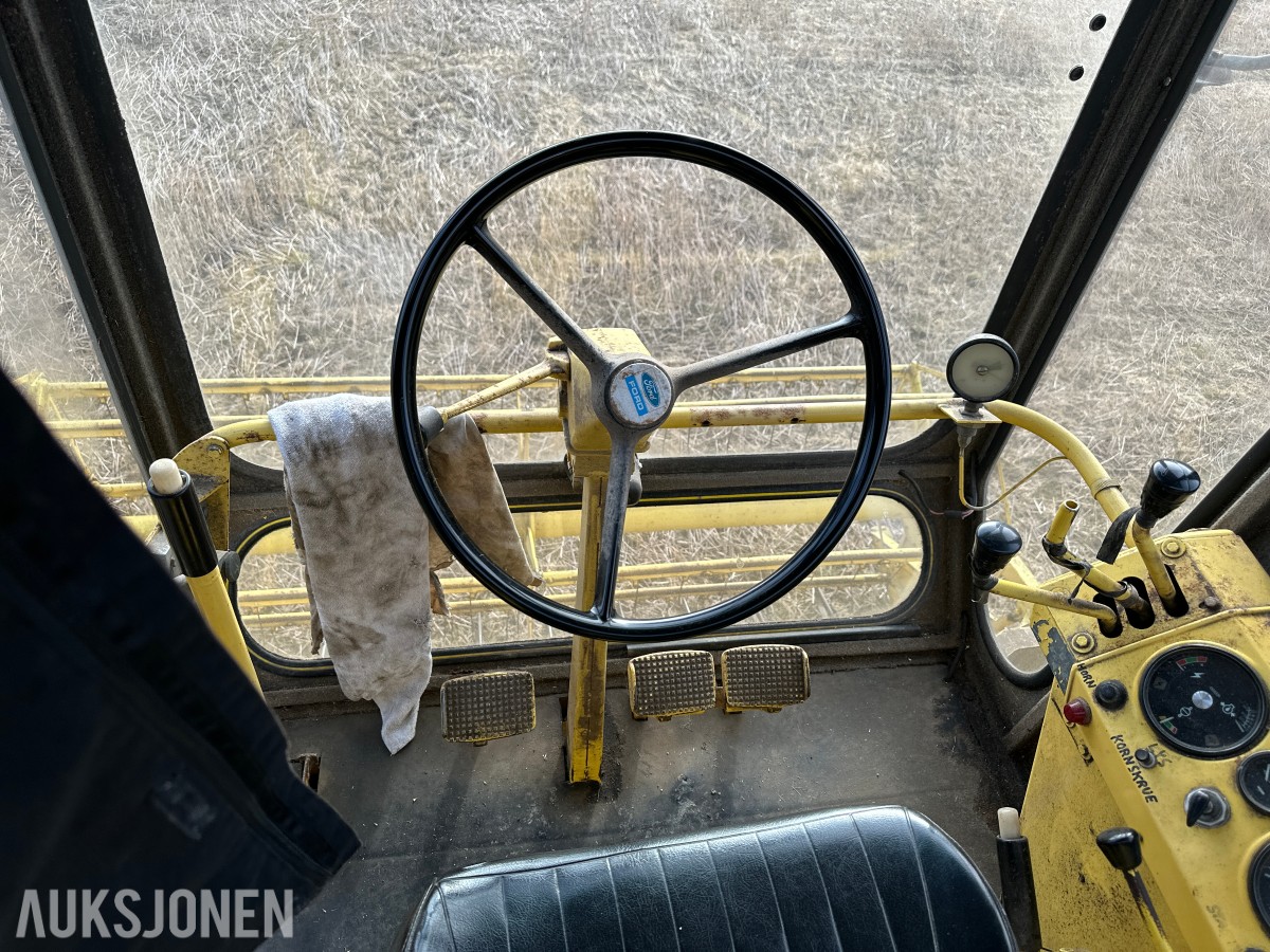1979 New Holland Clayson 1530 Skurtresker – 11 fot skjærebord / halmkutter