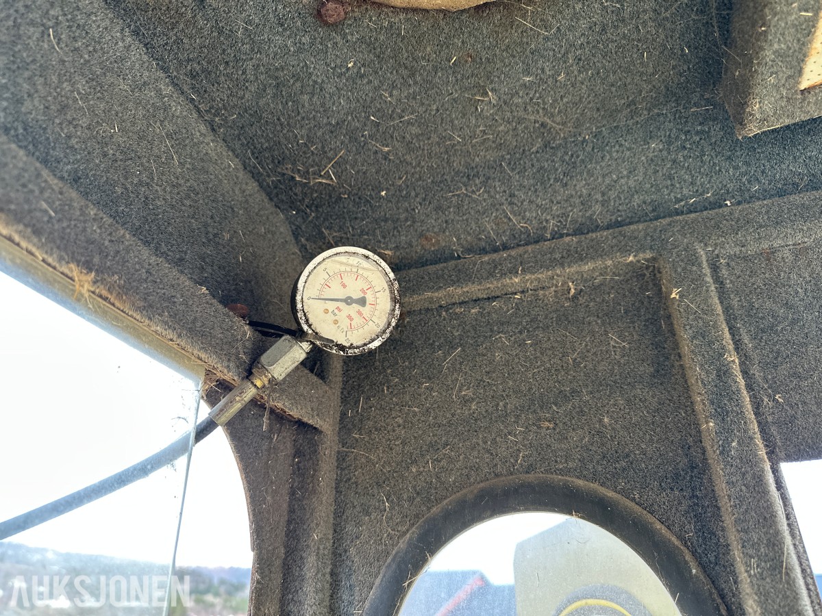 1979 New Holland Clayson 1530 Skurtresker – 11 fot skjærebord / halmkutter