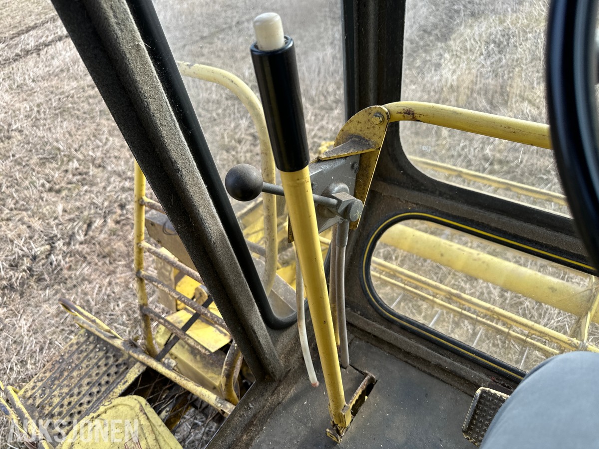 1979 New Holland Clayson 1530 Skurtresker – 11 fot skjærebord / halmkutter