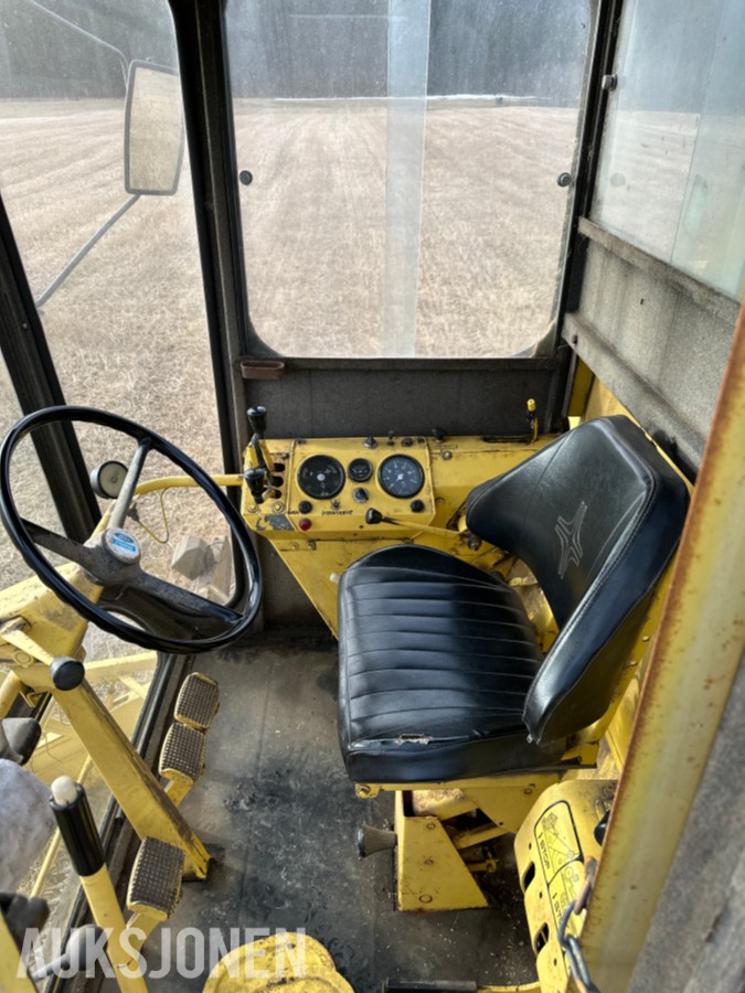 1979 New Holland Clayson 1530 Skurtresker – 11 fot skjærebord / halmkutter