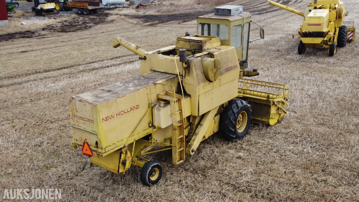 1979 New Holland Clayson 1530 Skurtresker – 11 fot skjærebord / halmkutter