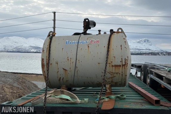 1500L Dieseltank med pumpe