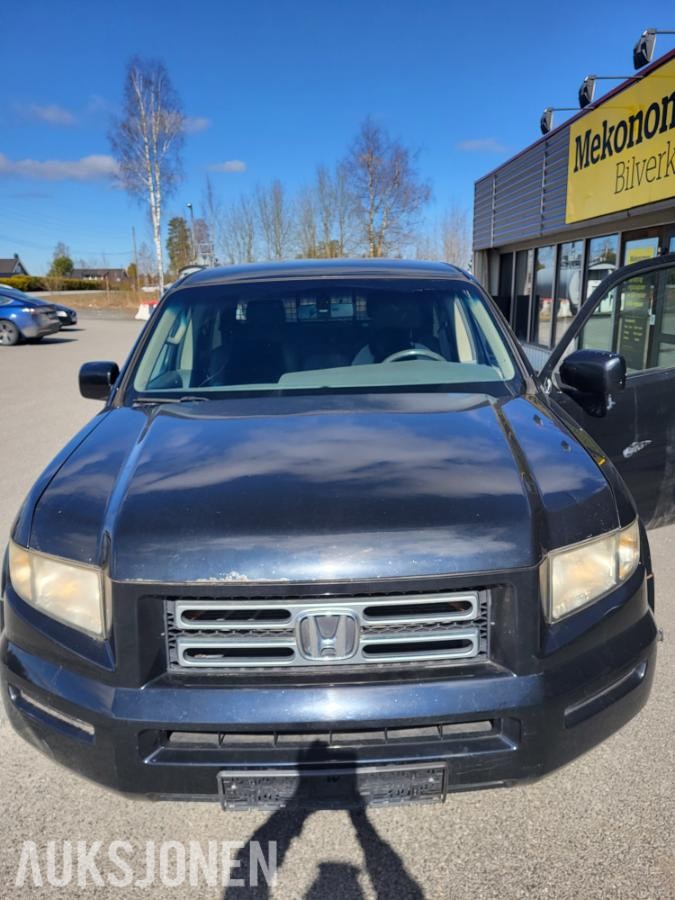 2005 Honda Ridgeline 3.5 bensin 257hk 4WD 6-seter automat hengerfeste s+v dekk