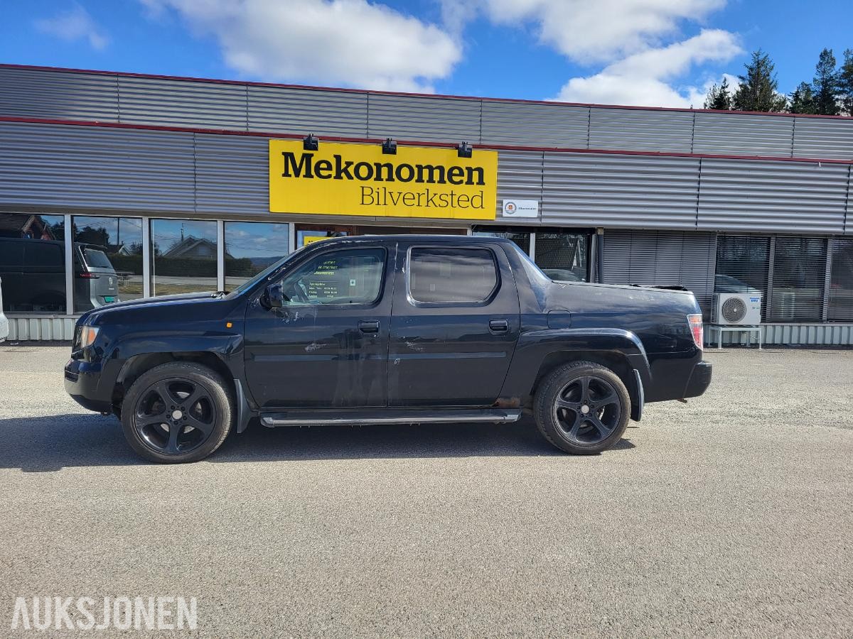 2005 Honda Ridgeline 3.5 bensin 257hk 4WD 6-seter automat hengerfeste s+v dekk