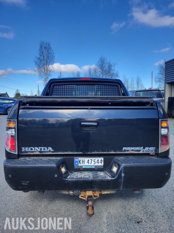 2005 Honda Ridgeline 3.5 bensin 257hk 4WD 6-seter automat hengerfeste s+v dekk