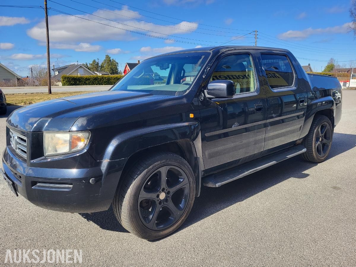 2005 Honda Ridgeline 3.5 bensin 257hk 4WD 6-seter automat hengerfeste s+v dekk