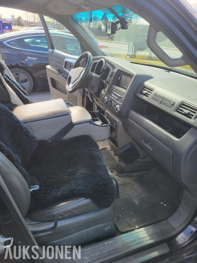 2005 Honda Ridgeline 3.5 bensin 257hk 4WD 6-seter automat hengerfeste s+v dekk