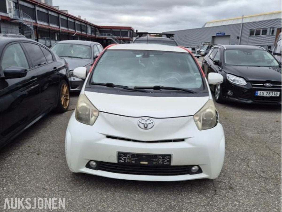 2009 Toyota IQ 1.0 bensin 68hk reparasjonsobjekt 