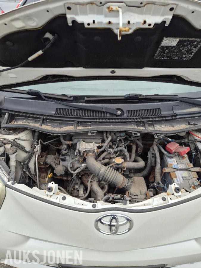 2009 Toyota IQ 1.0 bensin 68hk reparasjonsobjekt 