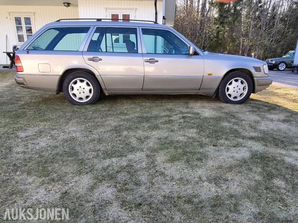 2001 Mercedes-Benz E 300 TDT 4MATIC 3.0 diesel 147hk automat