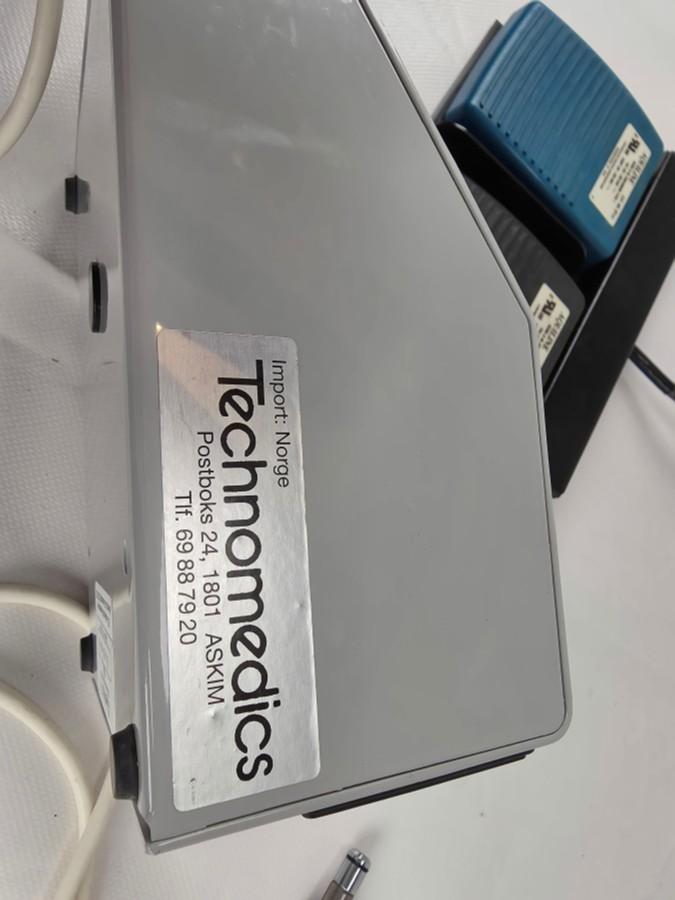 Aseptico AEU-25 kontrollenhet med håndstykke og dobbel fotpedal